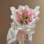 Bó Tulip Hồng Đậm Nhập Khẩu