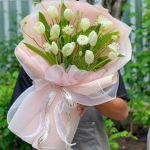 Bó Tulip Trắng Thanh Khiết