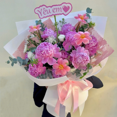 Bó hoa dáng tròn hồng nhẹ